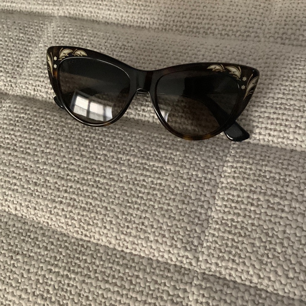GUCCI SUNGLASSES